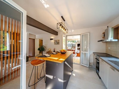 Apartment Holiday Home Island Gem - Five  Bedroom Apartment - Features photo 30