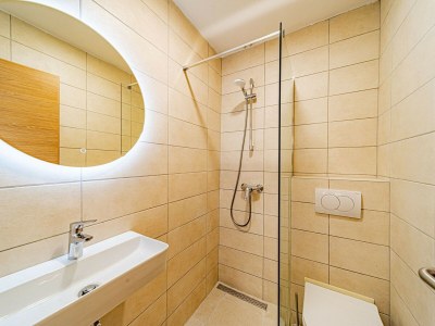 Apartment Holiday Home Island Gem - Five  Bedroom Apartment - Features photo 51