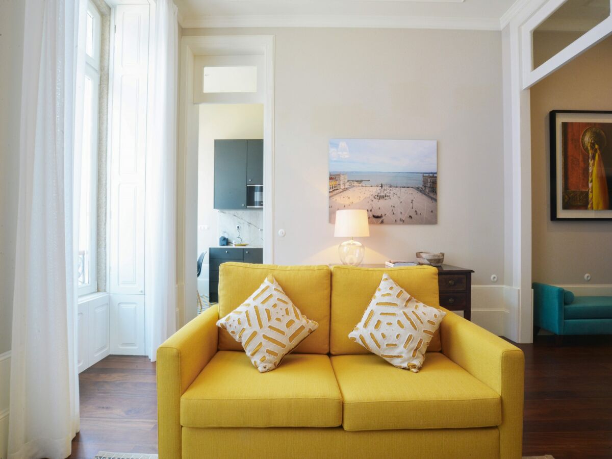 Apartment Spacious city apartment with modern amenities - Features photo 2