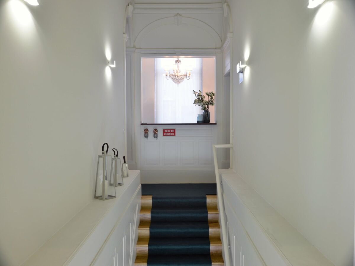 Apartment Spacious city apartment with modern amenities - Features photo 3