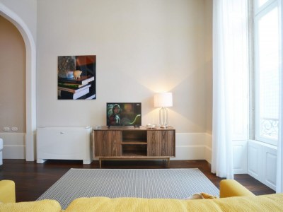 Apartment Spacious city apartment with modern amenities - Features photo 9