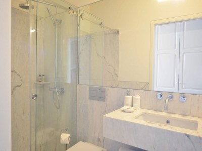 Apartment Spacious city apartment with modern amenities - Features photo 14