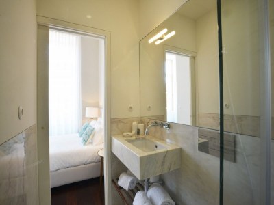 Apartment Spacious city apartment with modern amenities - Features photo 15