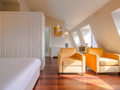 Apartment City-center apartment with modern comforts - Features photo 5