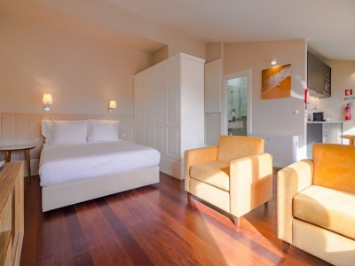 Apartment City-center apartment with modern comforts - Features photo 13