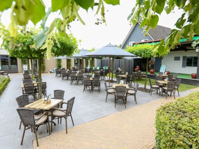 Holiday park Chalet by Pond in Eindhoven Holiday Park - Outdoor photo 38