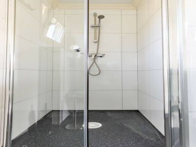 Holiday park Chalet in Brabant with Spacious Garden - Features photo 13