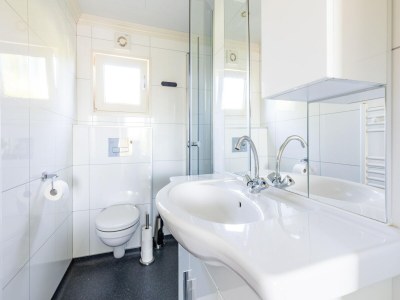 Holiday park Chalet in Brabant with Spacious Garden - Features photo 15