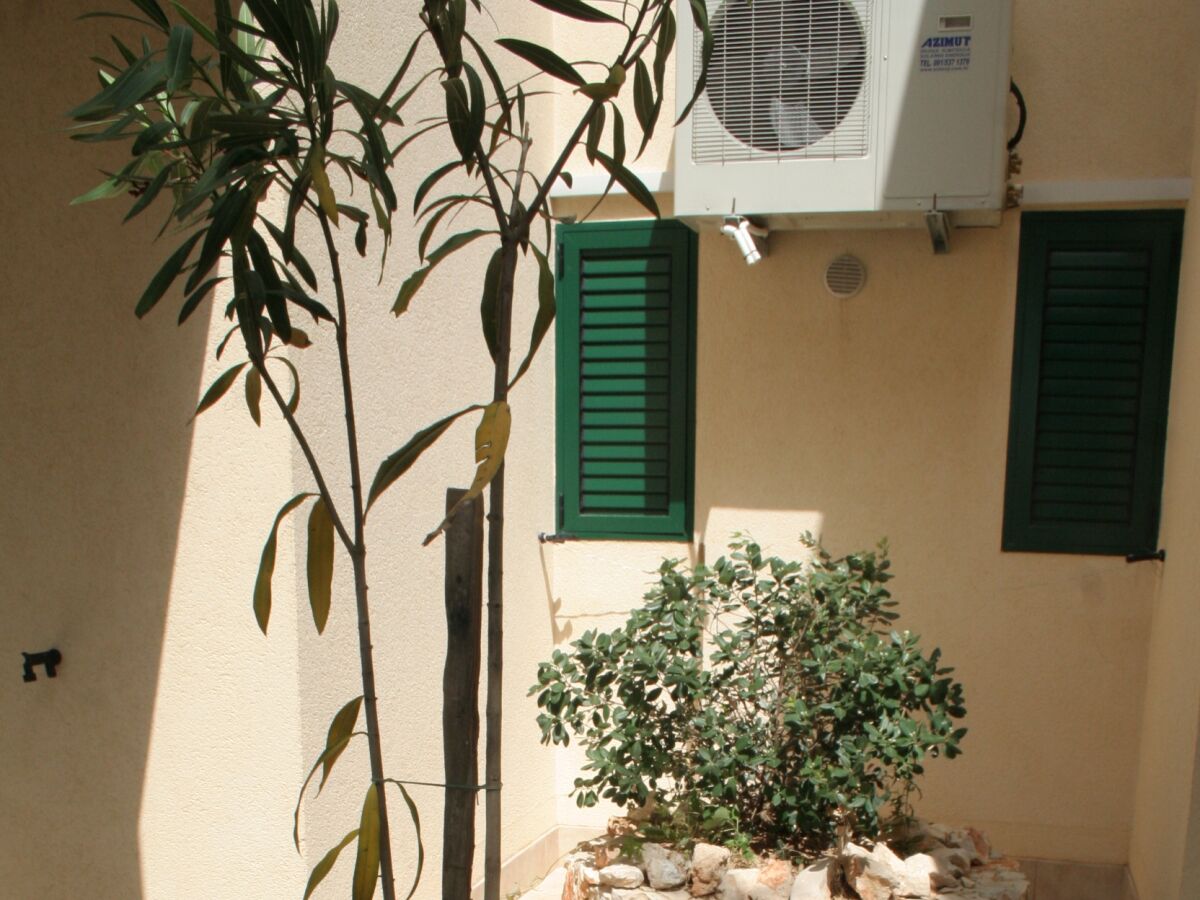 Apartment One bedroom apartment near beach Rogoznica A-3094-a - Outdoor photo 5