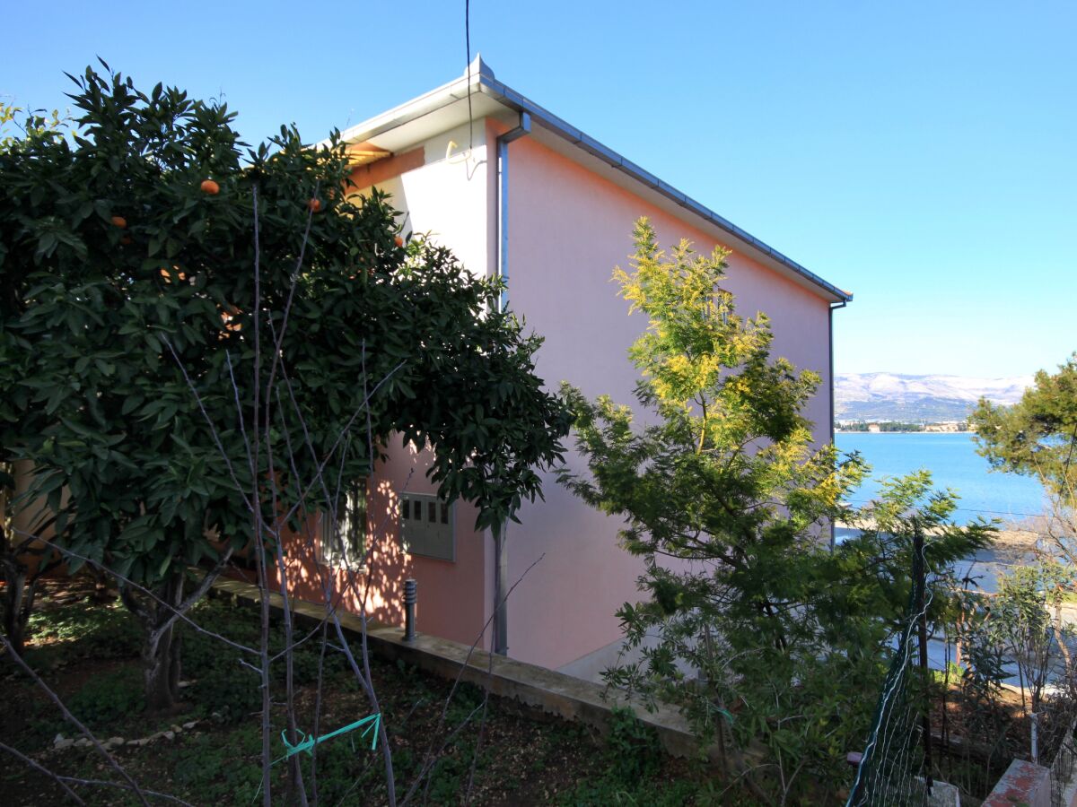 Apartment Two bedroom apartment near beach Arbanija, Čiovo A-9700-a - Outdoor photo 2