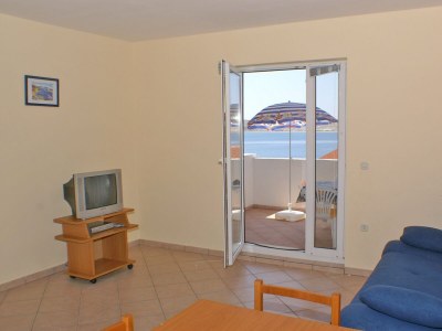 Apartment One bedroom apartment near beach Kustići, Pag A-4087-a - Outdoor photo 7