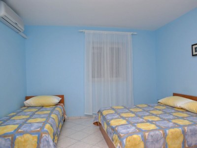 Apartment One bedroom apartment near beach Kustići, Pag A-4087-a - Outdoor photo 10