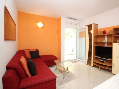 Apartment Two bedroom apartment with terrace Baška, Krk A-19199-a - Outdoor photo 3