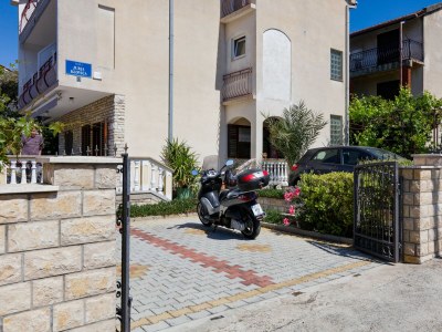 Apartment One bedroom apartment with terrace and sea view Biograd na Moru, Biograd A-21048-a - Outdoor photo 12