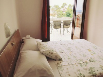 Apartment Two bedroom apartment with balcony and sea view Malinska, Krk A-19290-a - Outdoor photo 12