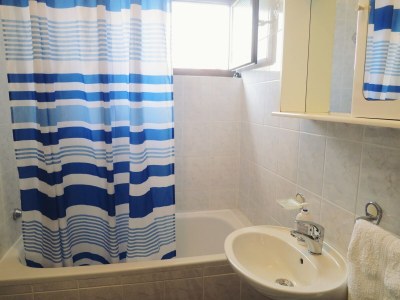 Apartment Two bedroom apartment with balcony and sea view Malinska, Krk A-19290-a - Outdoor photo 14