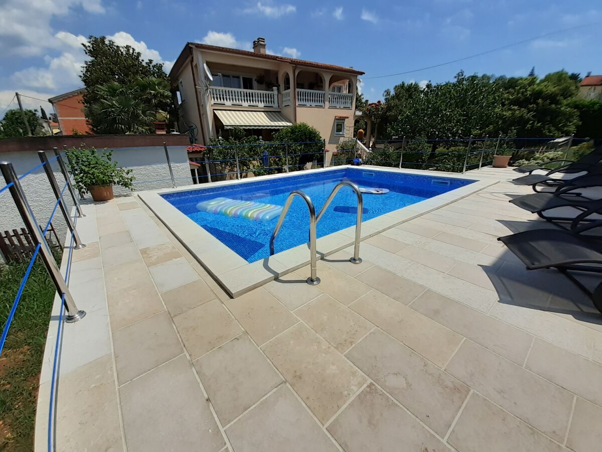 Apartment Three bedroom apartment with terrace Malinska, Krk A-19304-a - Outdoor photo 2