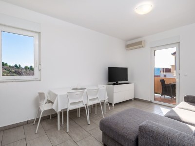 Apartment One bedroom apartment with terrace and sea view Barbat, Rab A-22584-a - Outdoor photo 6