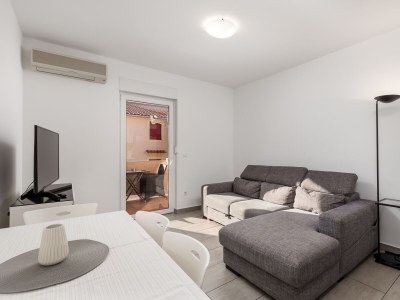 Apartment One bedroom apartment with terrace and sea view Barbat, Rab A-22584-a - Outdoor photo 8