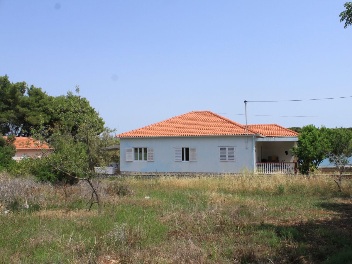 Apartment Two bedroom apartment near beach Ugljan A-828-a - Outdoor photo 5