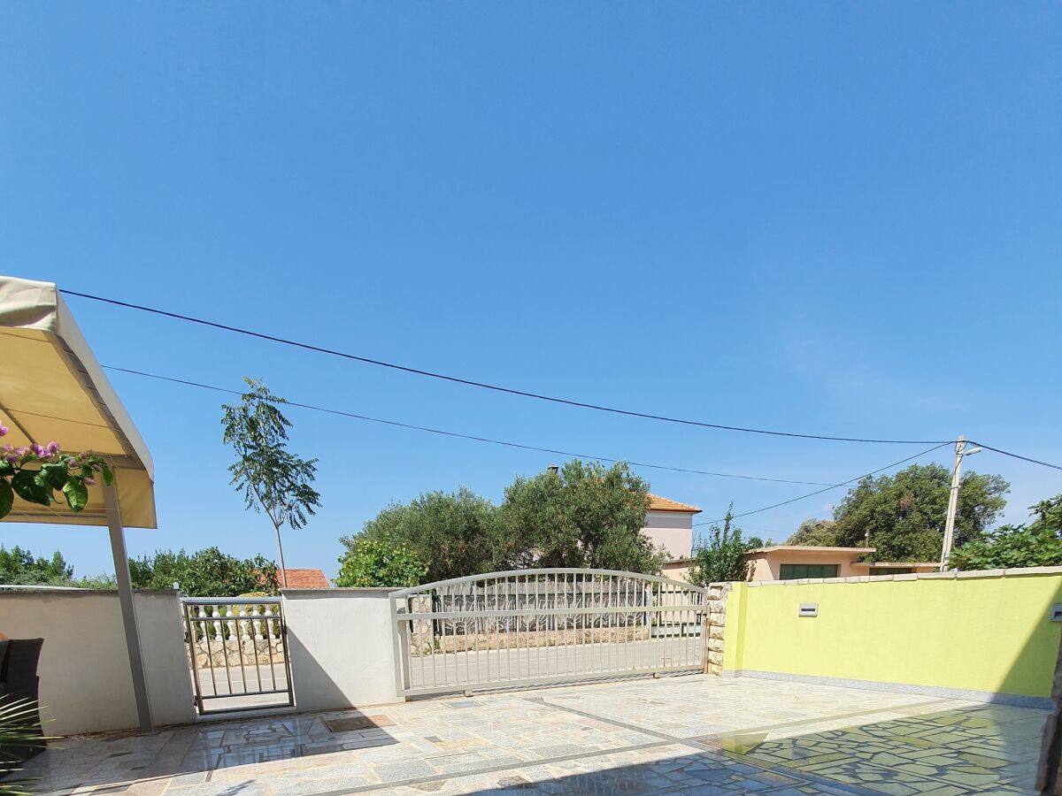 Apartment Apartments with parking space Bibinje, Zadar - 22995