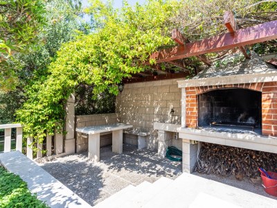 Apartment Two bedroom apartment with terrace and sea view Splitska, Brač A-23224-a - Outdoor photo 9