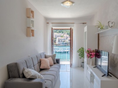 Apartment Two bedroom apartment with balcony and sea view Brna, Korčula A-561-a - Outdoor photo 6