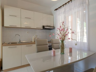 Apartment Two bedroom apartment with balcony and sea view Brna, Korčula A-561-a - Outdoor photo 11