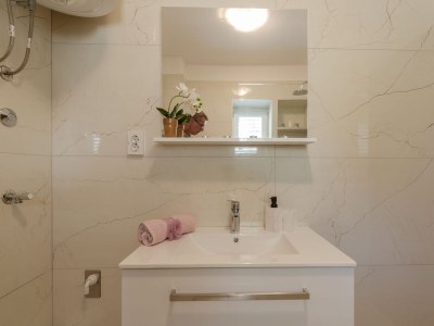 Apartment Two bedroom apartment with balcony and sea view Brna, Korčula A-561-a - Outdoor photo 18