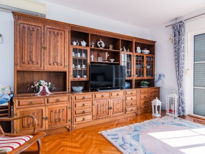 Apartment Two bedroom apartment with terrace and sea view Banjol, Rab A-5022-a - Outdoor photo 19