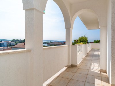 Apartment Two bedroom apartment with terrace and sea view Banjol, Rab A-5022-a - Outdoor photo 40