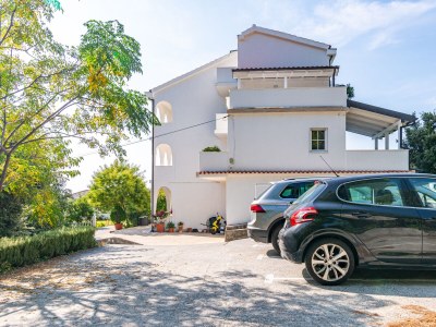 Apartment One bedroom apartment with terrace and sea view Banjol, Rab A-5022-b - Outdoor photo 5