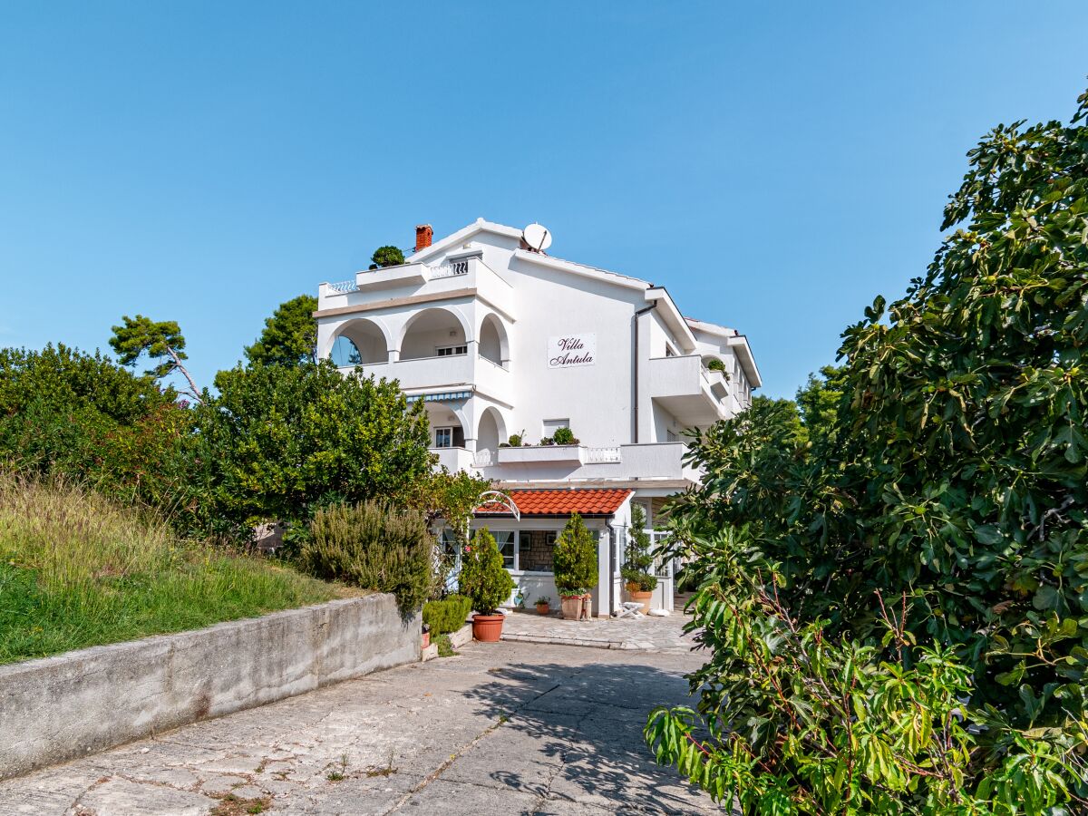 Apartment Two bedroom apartment with terrace and sea view Banjol, Rab A-5022-d - Outdoor photo 2