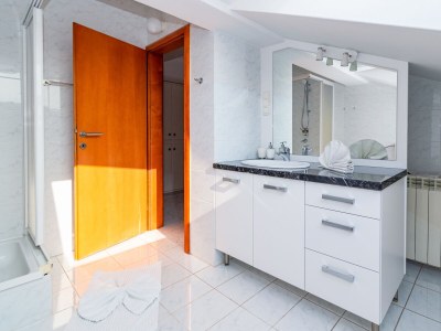 Apartment Two bedroom apartment with terrace and sea view Banjol, Rab A-5022-d - Outdoor photo 19