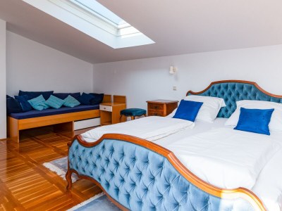 Apartment Two bedroom apartment with terrace and sea view Banjol, Rab A-5022-d - Outdoor photo 36