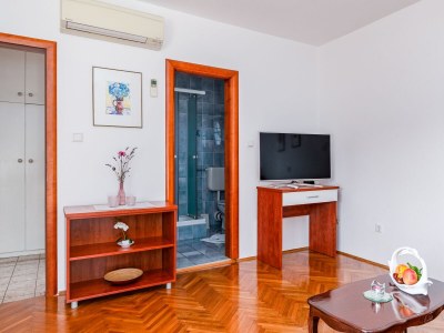 Apartment One bedroom apartment with terrace and sea view Banjol, Rab A-5022-e - Outdoor photo 15