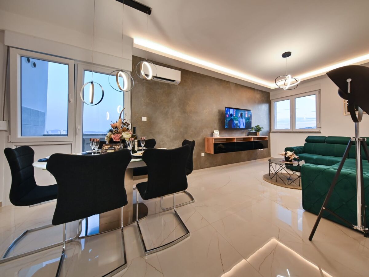 Apartment Two bedroom apartment with balcony and sea view Zadar A-23874-a - Outdoor photo 4