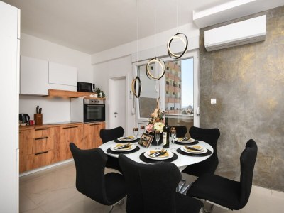 Apartment Two bedroom apartment with balcony and sea view Zadar A-23874-a - Outdoor photo 9