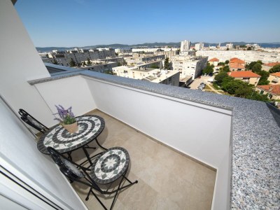 Apartment Two bedroom apartment with balcony and sea view Zadar A-23874-a - Outdoor photo 28