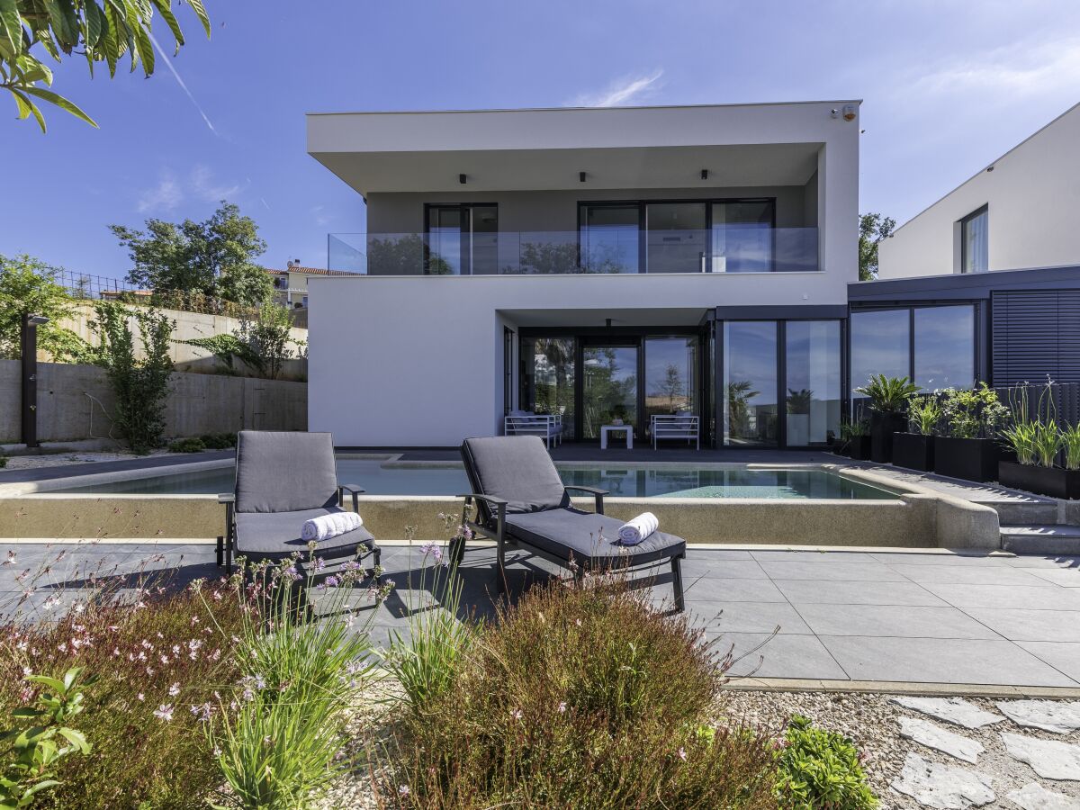 Holiday house Four-bedroom house with terrace and sea view Vantačići, Krk K-19263