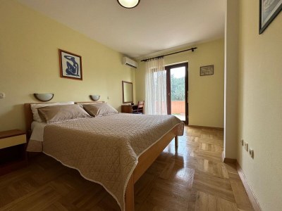 Apartment Two bedroom apartment with terrace and sea view Božava, Dugi otok A-23903-a in Bozava - Apartment