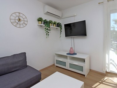 Apartment One bedroom apartment with balcony and sea view Selce, Crikvenica A-23909-a - Outdoor photo 6