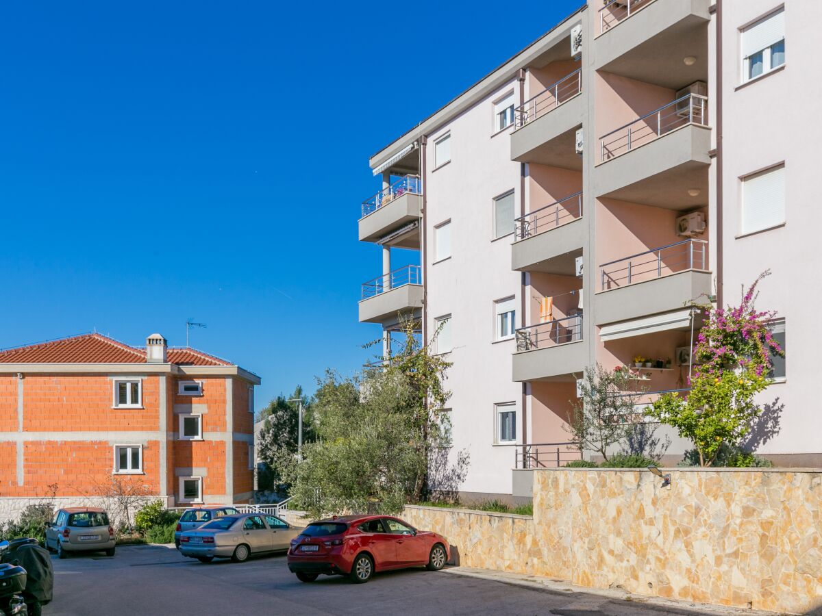 Apartment Two bedroom apartment with terrace and sea view Trogir A-23910-a - Outdoor photo 3