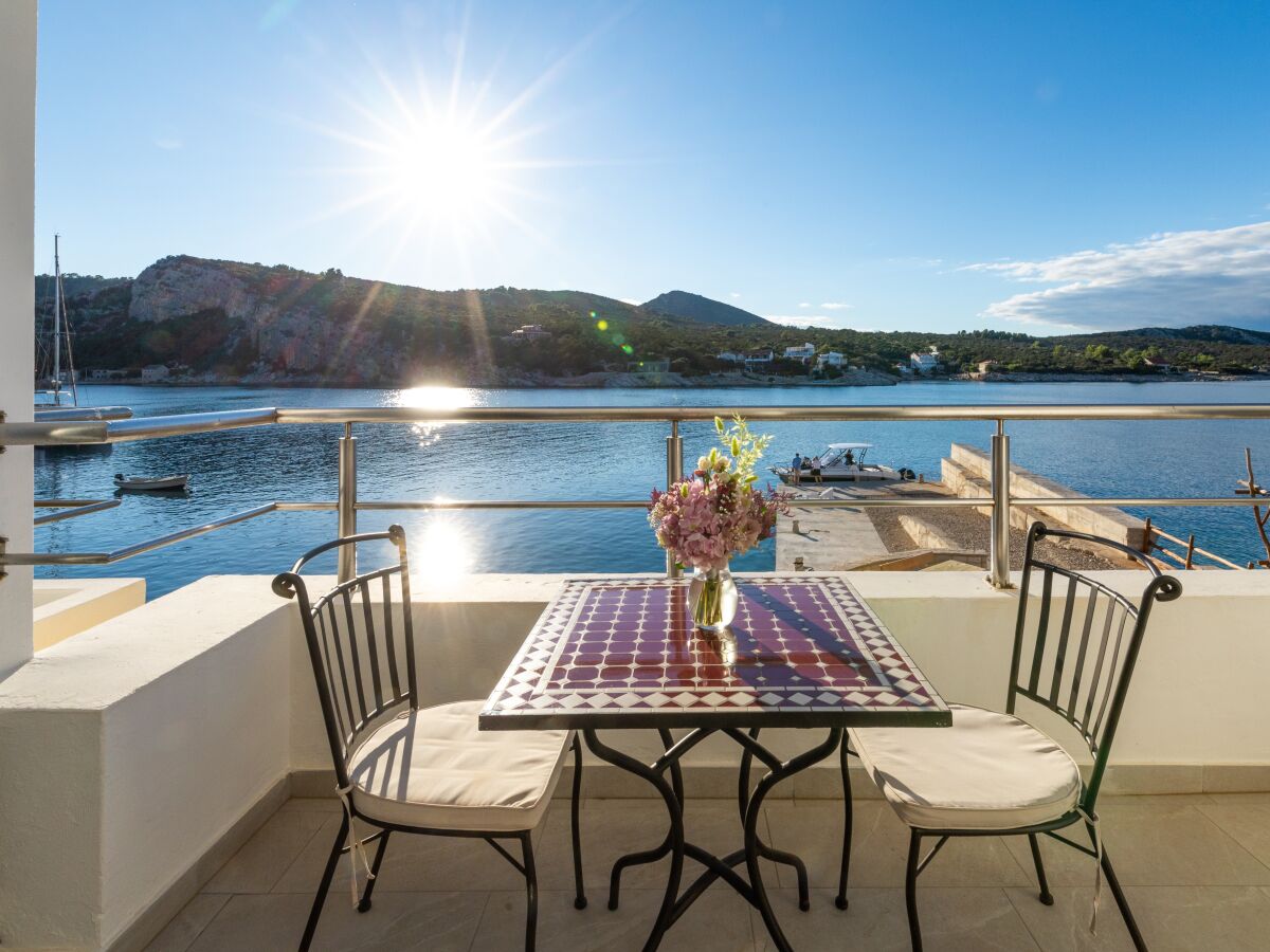 Holiday room near beach Cove Pokrivenik, Hvar S-2069-f