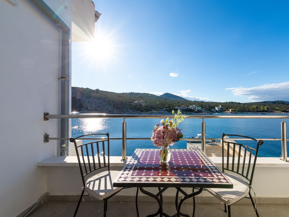 Holiday room near beach Cove Pokrivenik, Hvar S-2069-i