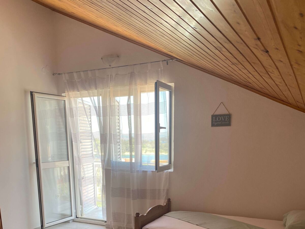 Apartment One bedroom apartment with balcony and sea view Preko, Ugljan A-23327-a - Outdoor photo 5