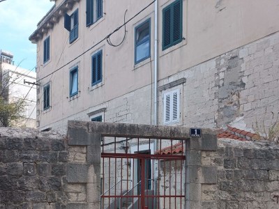 Apartment Two bedroom apartment with balcony and sea view Split A-23443-a - Outdoor photo 3