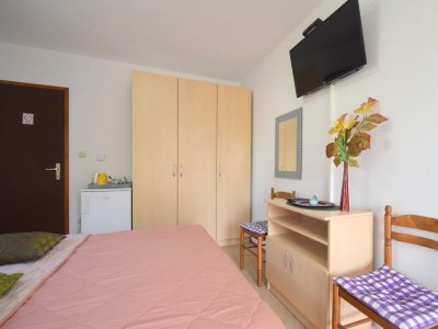 Holiday room with balcony Rasopasno, Krk S-21325-a - Outdoor photo 10