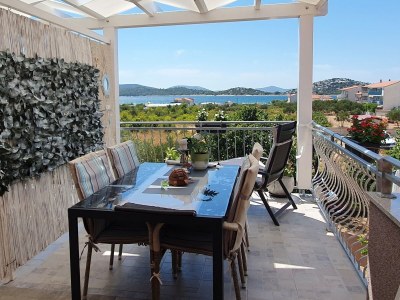 Apartment One bedroom apartment with terrace and sea view Tribunj, Vodice A-23680-a in Tribunj - Apartment