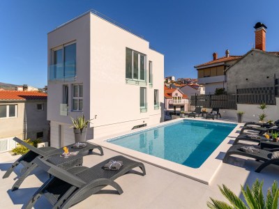 Villa Four-bedroom house with terrace and sea view Trogir K-17256 - Outdoor photo 3